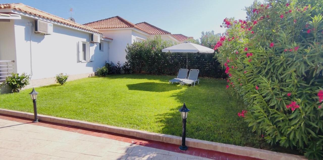 Villa Yakinthi Amoudi Exterior photo