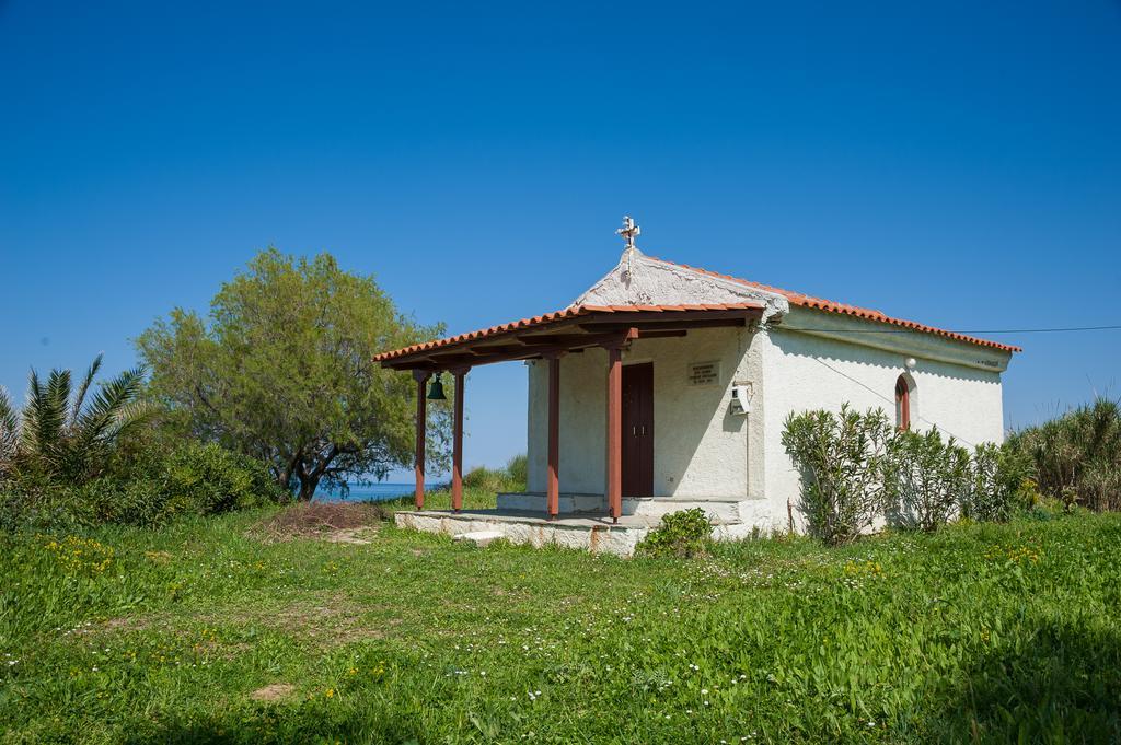 Villa Yakinthi Amoudi Exterior photo